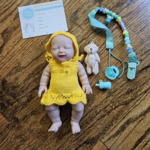 🆕8 Inch Mini Reborn Silicone Baby Doll Smile Face Infant Realistic Girl Doll - Picture 3 of 15